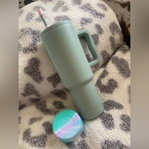 Simple Modern Sea Glass Sage Trek